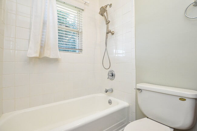 Building Photo - 2-Bedroom Retreat on Country Haven Lane – ...