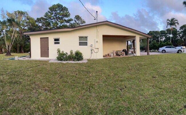 Building Photo - 4615 Melaleuca Ln