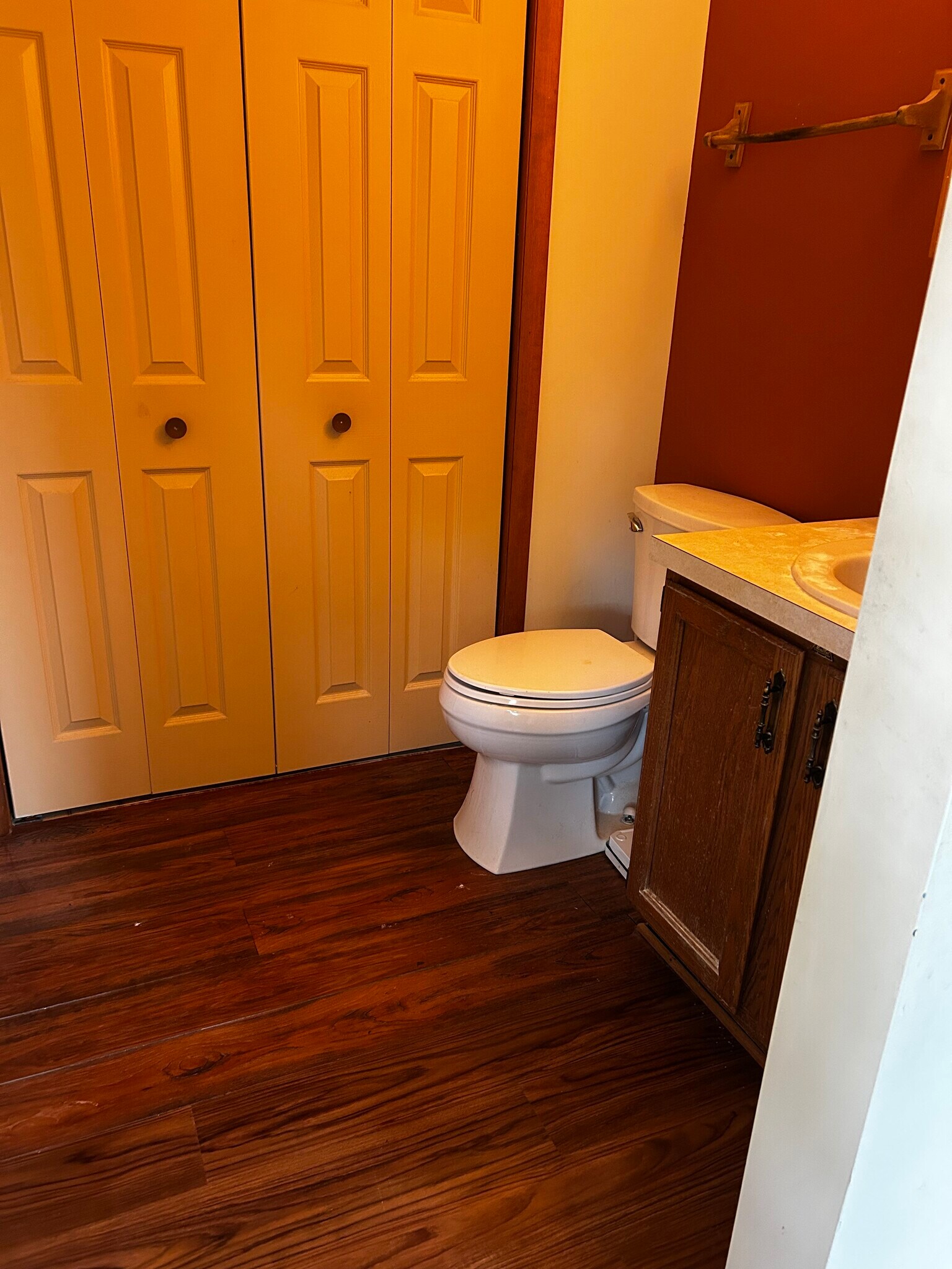 Master vanity - 15042 Bittinger Rd
