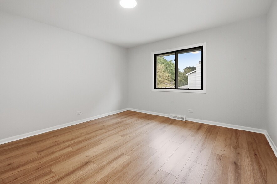 Building Photo - 849 Pear Tree Ln
