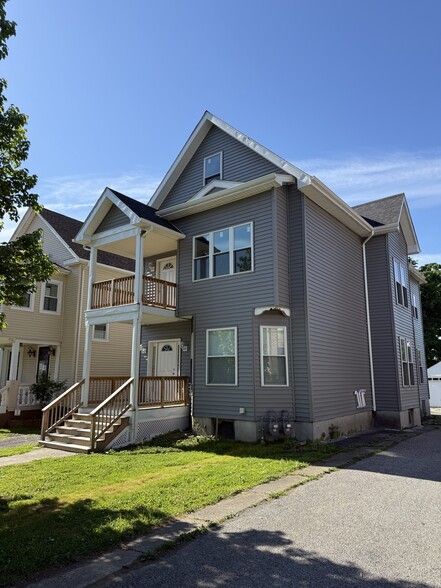 Building Photo - 228 Mansion St