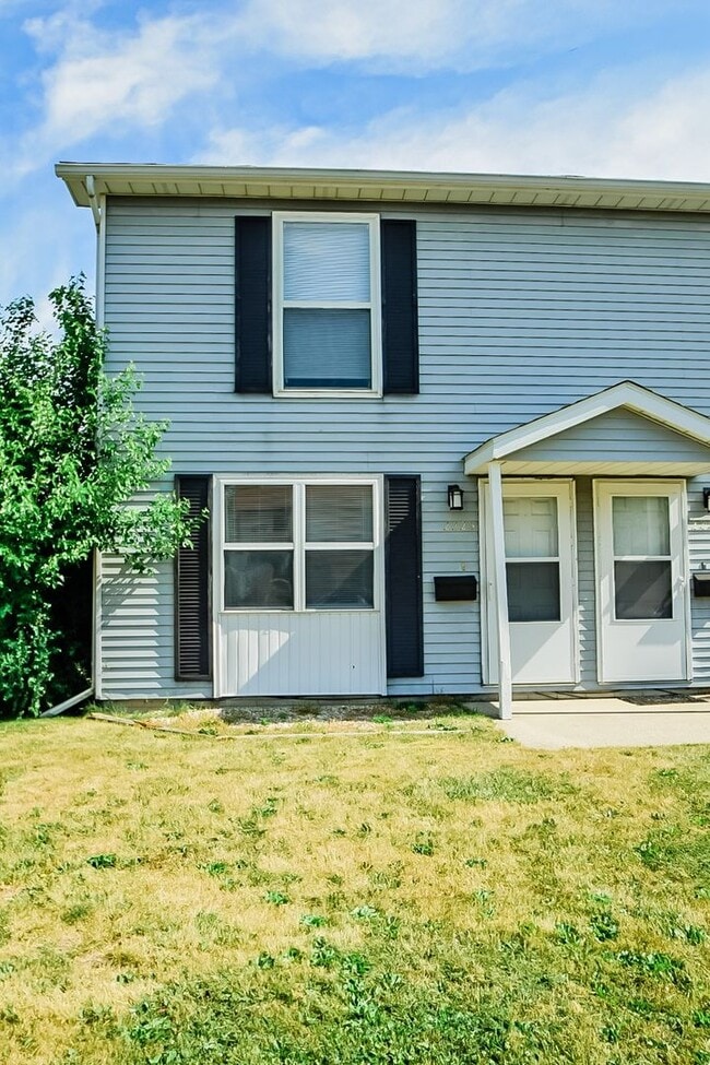 Building Photo - 2225 Yorktowne Dr