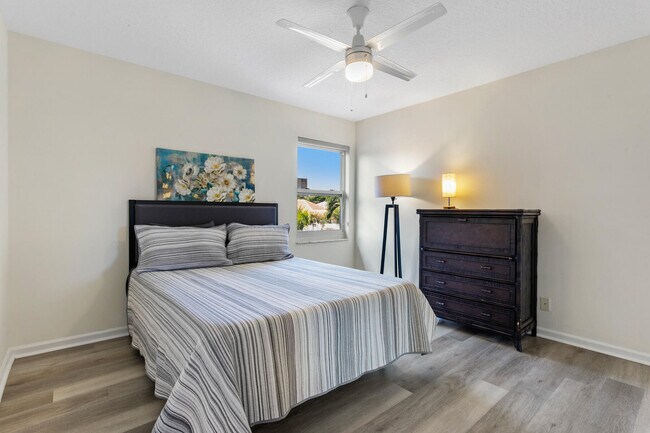 Building Photo - 8232 Heritage Club Dr
