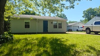 Building Photo - 3287 Marthas Ln