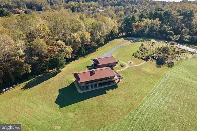 Building Photo - 72 Jordans Rd