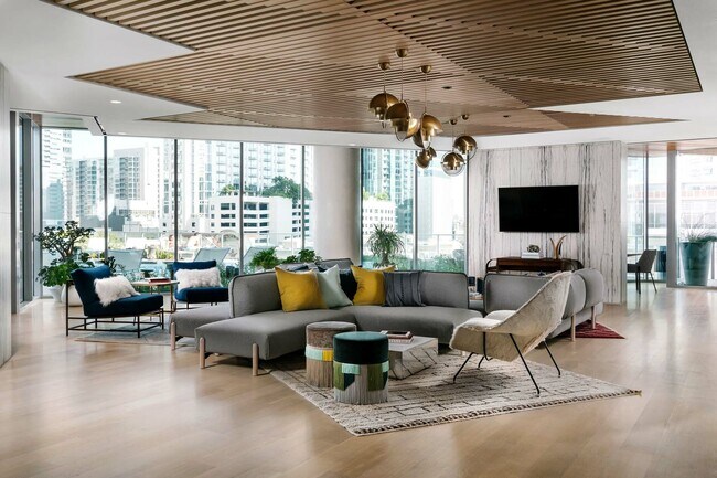 Building Photo - 501 West Ave