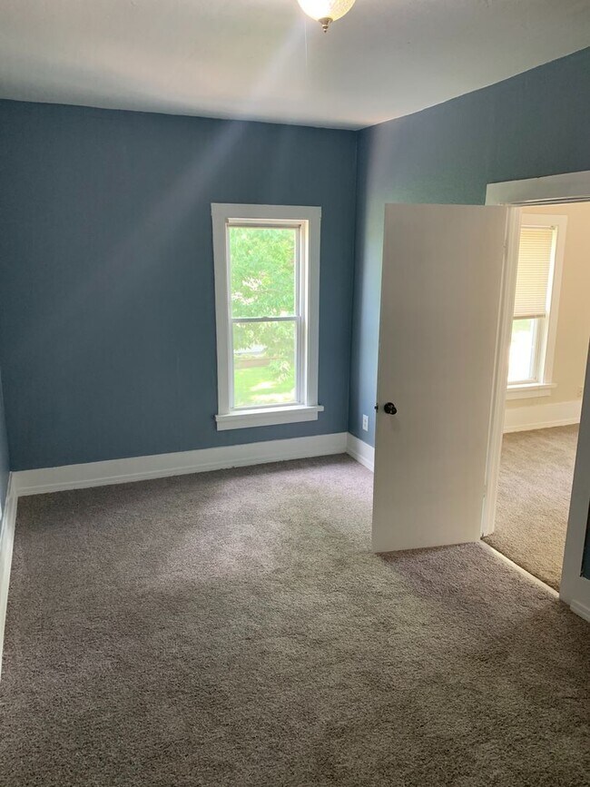 Building Photo - 2809 South Ave