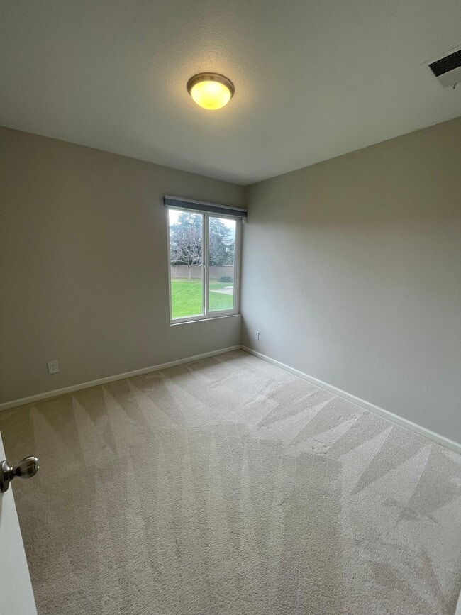 Building Photo - 34591 Bluestone Common