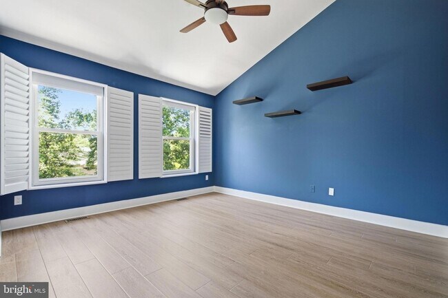 Building Photo - 12087 Edgemere Cir