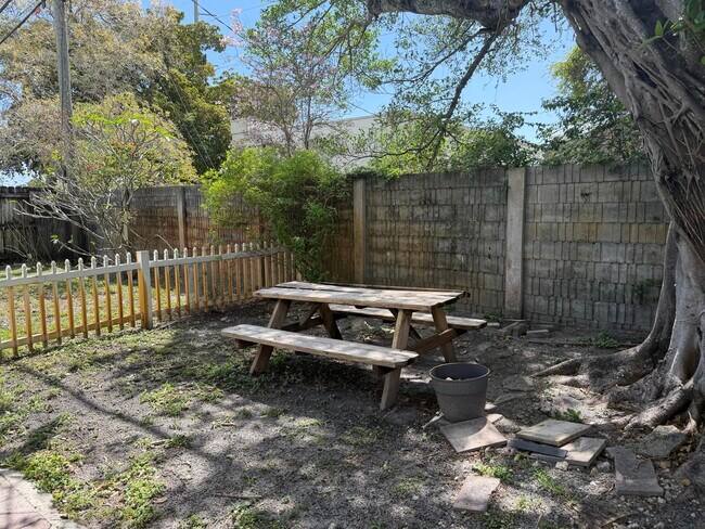 Building Photo - 536 NW 45th St