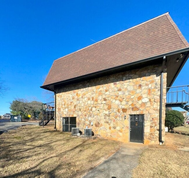 Building Photo - 116 Old Athens Pike