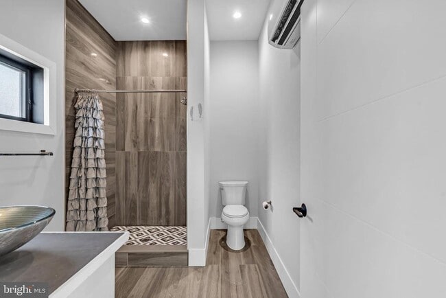 Building Photo - 10 McCready's Alley