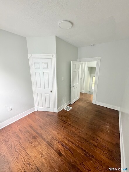 Building Photo - 139 Poplar St