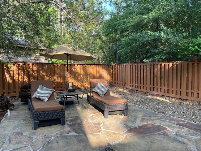 Building Photo - 3 Candle Pine Pl