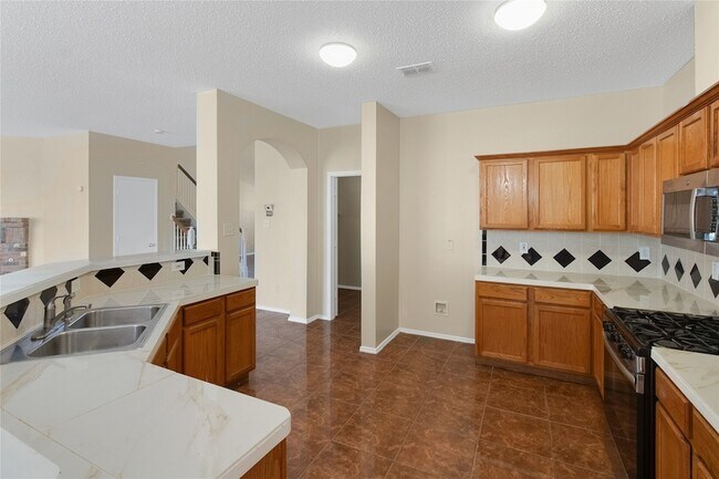 Building Photo - 2 Watergrove Ct