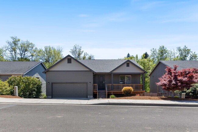 Primary Photo - Spacious 4 bedroom home in Dayton