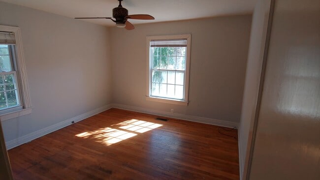 Building Photo - Nice 2 bedroom Home