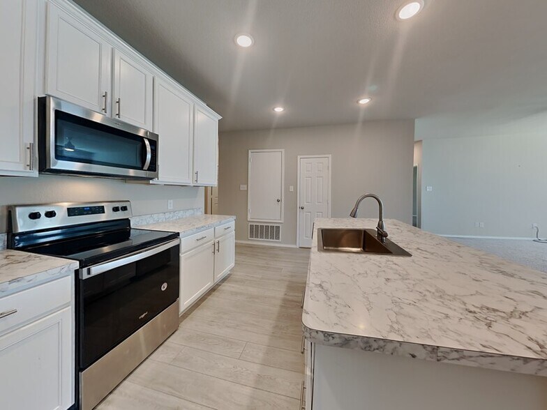 Building Photo - 6261 Outrigger Rd