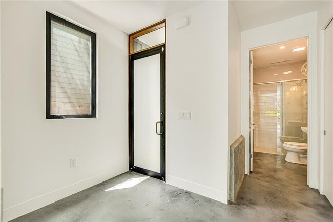 Building Photo - 3801 Grayson Ln