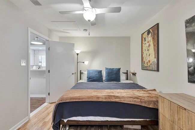 Building Photo - 1715 W St Johns Ave