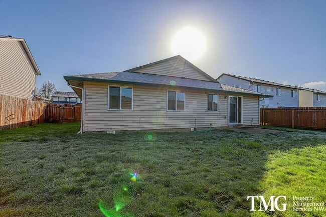 Building Photo - 3BD Ranch Style Home In Great Orchards Location!  Fully Fenced Yard!