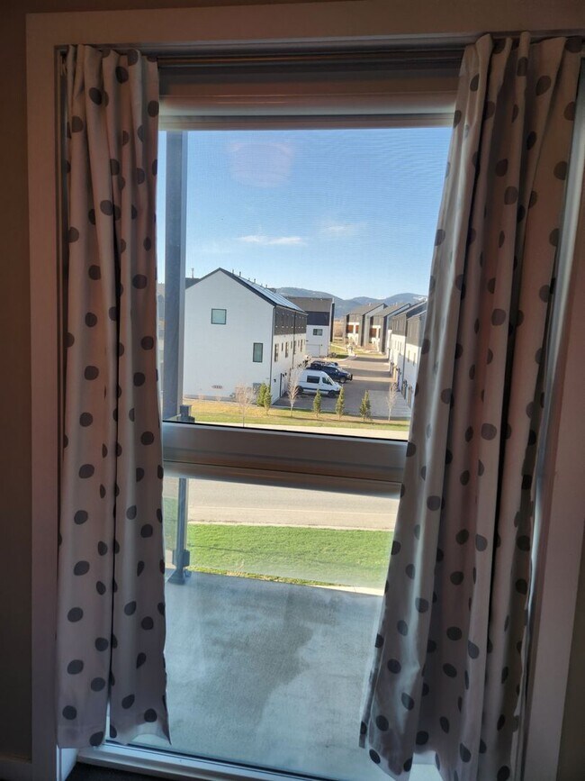 Building Photo - Luxury Bozeman Condo for Rent