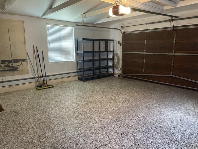 Building Photo - 124 Montego Key