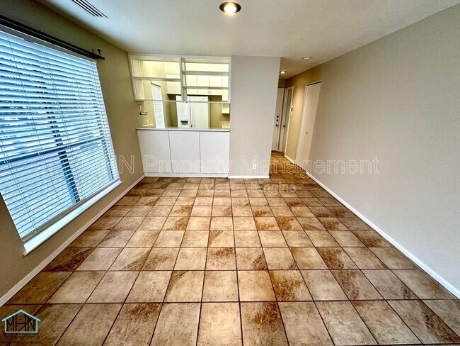 Building Photo - 8642 Fredericksburg Rd