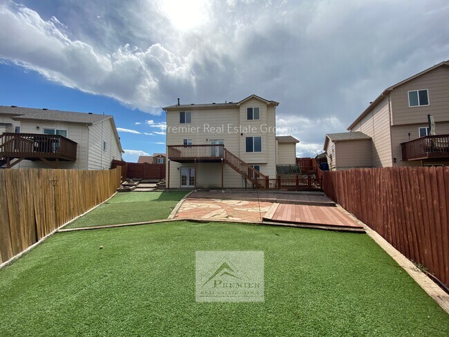 Building Photo - 865 Winebrook Way