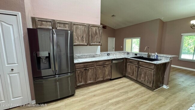 Building Photo - 10 Bellis Ct