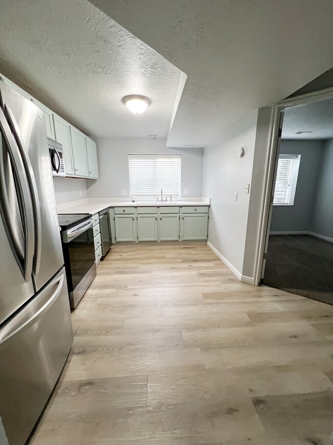 Building Photo - 1528 W 7270 S
