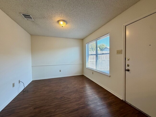 Building Photo - Duplex