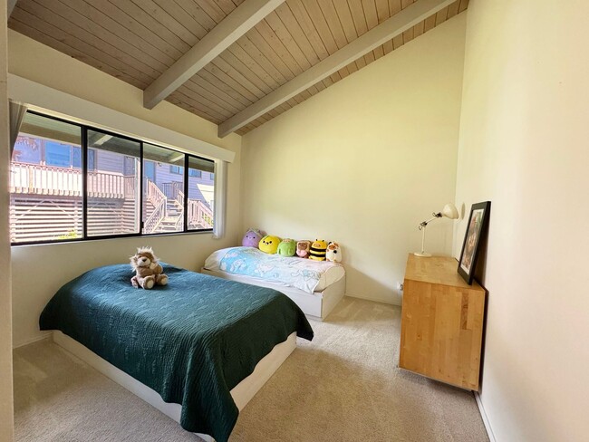 Building Photo - Partial furnished 3/3 Bedroom in Waikulu H...