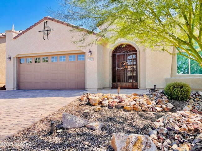 Building Photo - 6965 W Tanner Trail