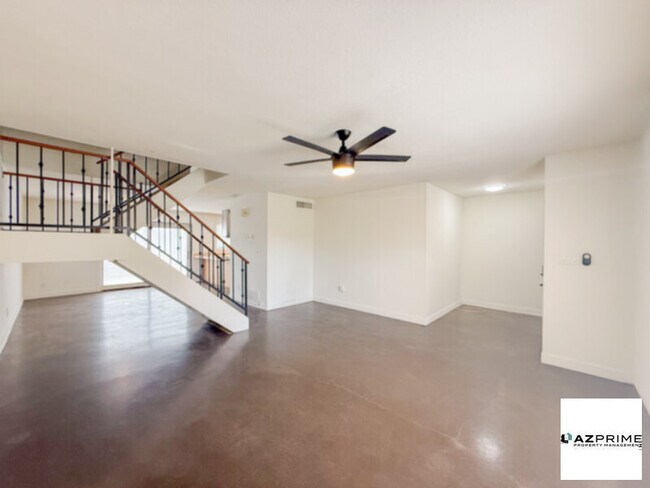 Building Photo - Modern 3/2.5 Glendale Townhome - Villa Charme!