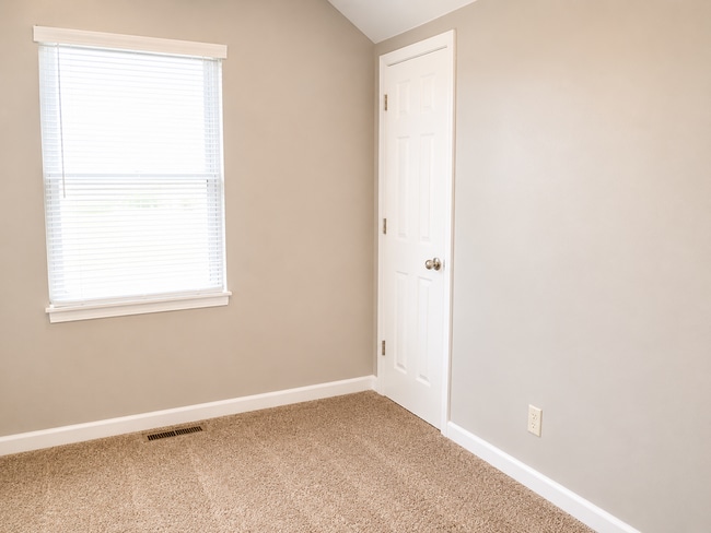 Building Photo - 3 Bed / 1 Bath Home in Dubuque
