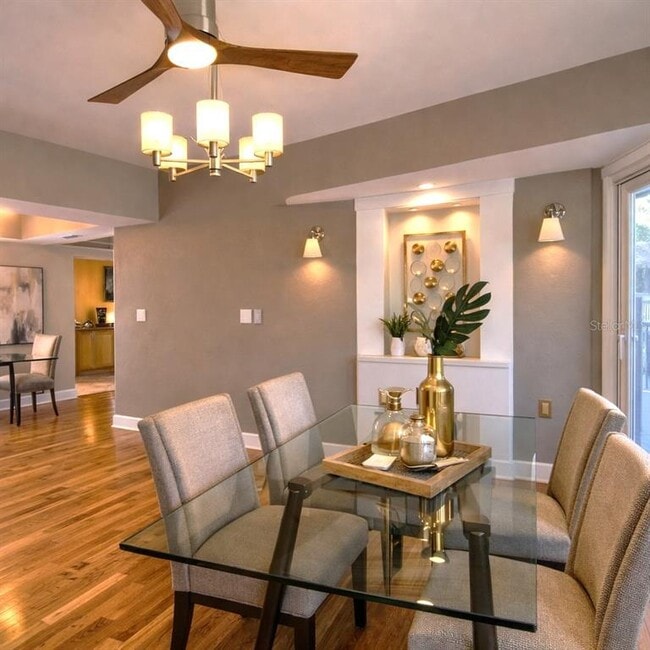 Building Photo - 205 25th Ave NE