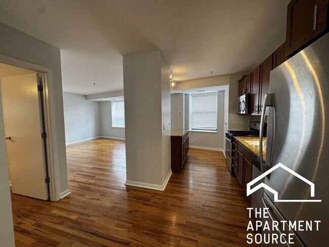 Building Photo - 1337 W Fargo Ave