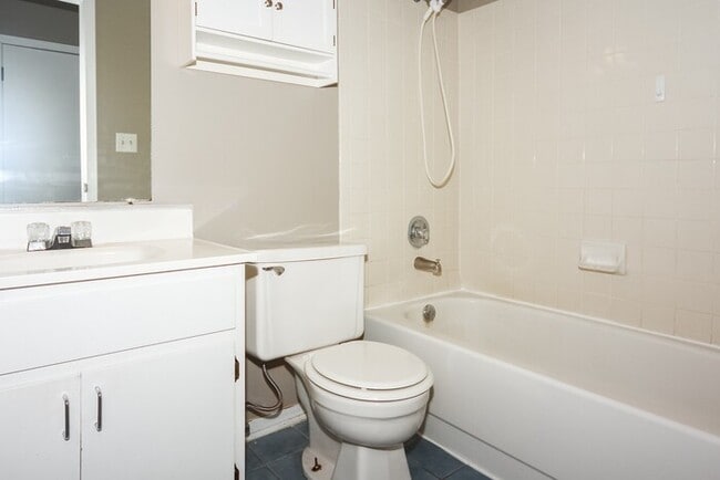 Building Photo - Brick Ranch and Fenced Yard in Decatur Twp!