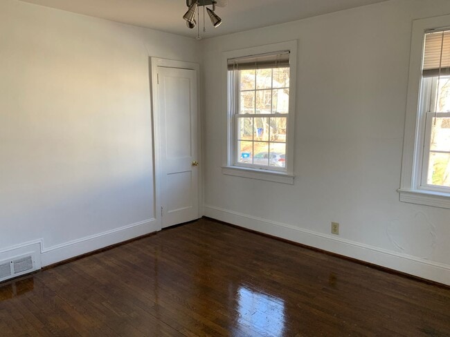 Building Photo - 3109d