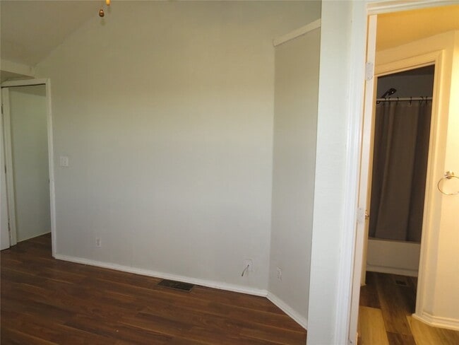 Building Photo - 4647 Bonnie Brae St