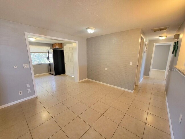 Building Photo - 4542 Grand Central Ave