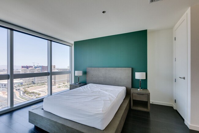Building Photo - 4471 Dean Martin Dr