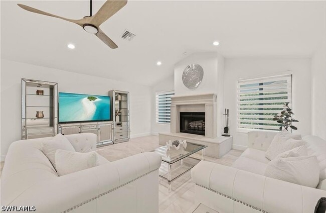 Building Photo - 2307 Queens Way