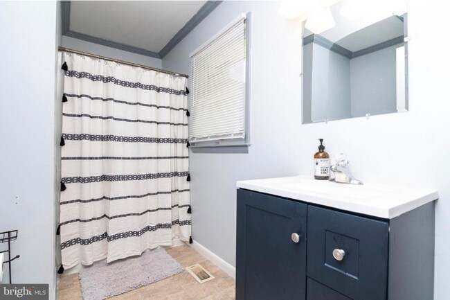 Building Photo - 44 Lexington Dr