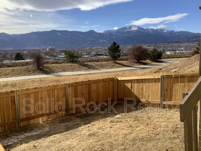 Building Photo - 1027 Westmoreland Rd