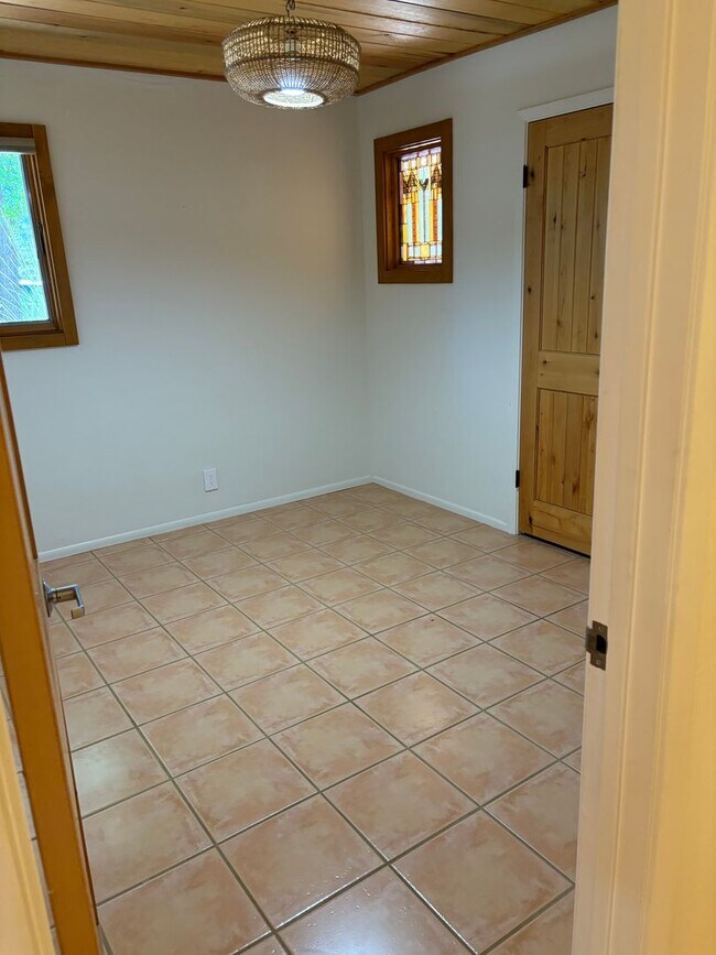 Building Photo - Unfurnished, 1-Year Long-Term Rental