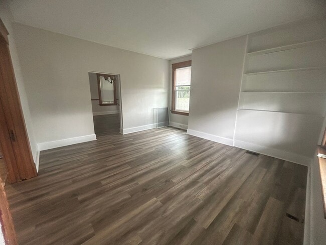Building Photo - CHEVIOT- 4 Bedroom, 2 full Bathroom Specta...