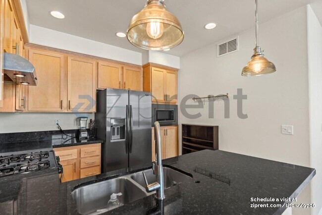 Building Photo - 1505 Coyote Creek Way