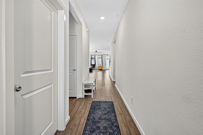 Building Photo - 9703 Arrigoni Creek Dr